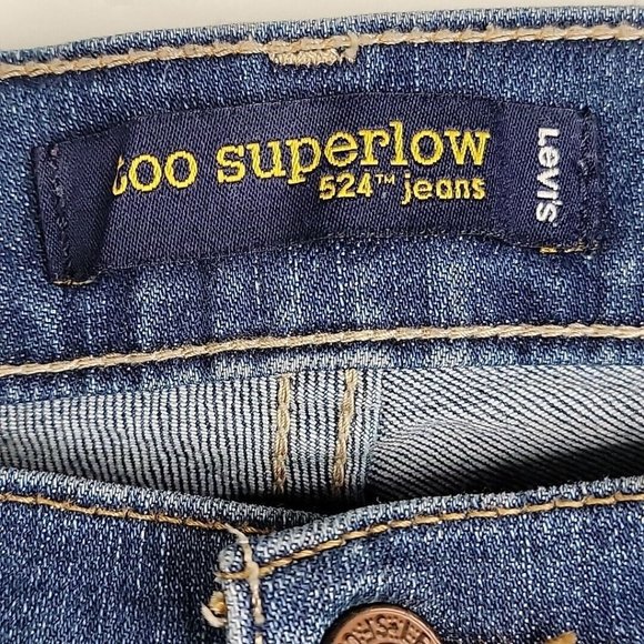 Levis Women's 524 Too Super Low Bootcut Jeans Size 5 Medium Wash Denim 29X32 - Picture 4 of 9